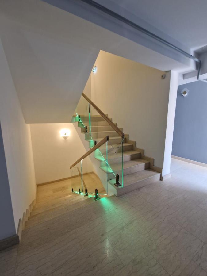 Apart Hotel Fusion Tower ヤシ エクステリア 写真