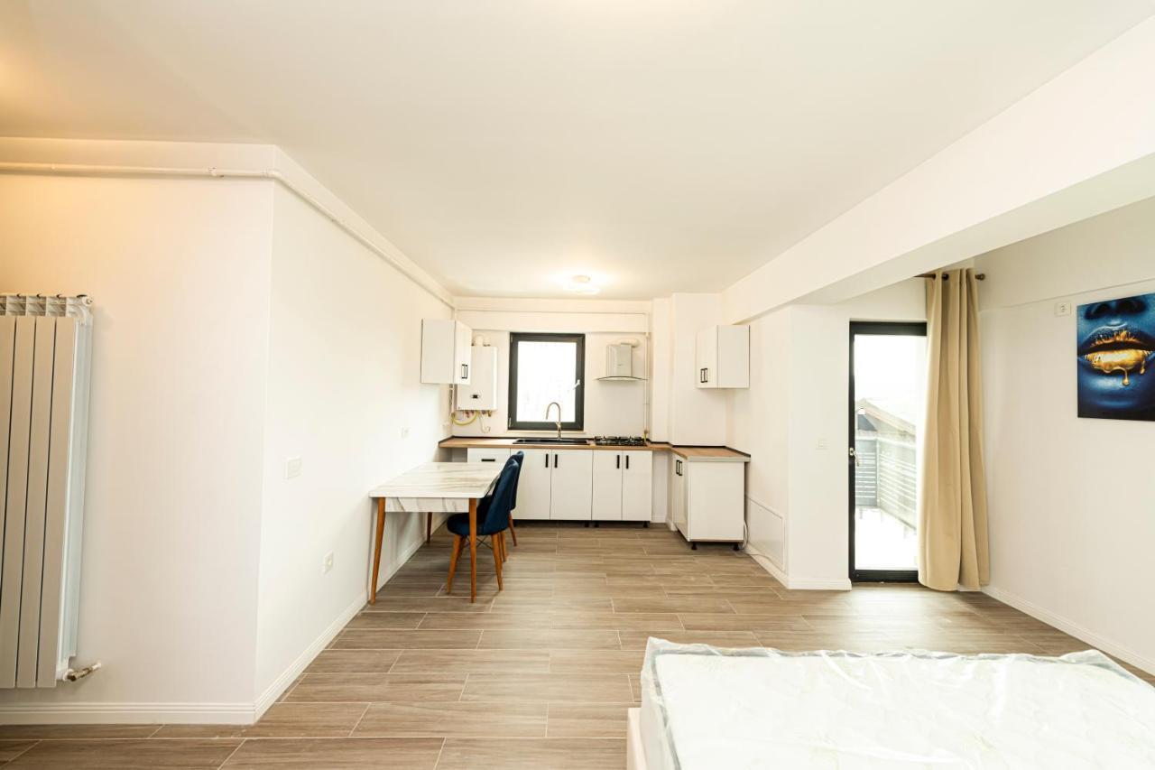 Apart Hotel Fusion Tower ヤシ エクステリア 写真